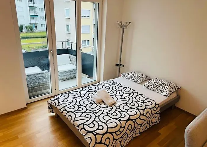 Huge 2-Room Apartment With Balcony In Center Alt 151 - Self Checkin
